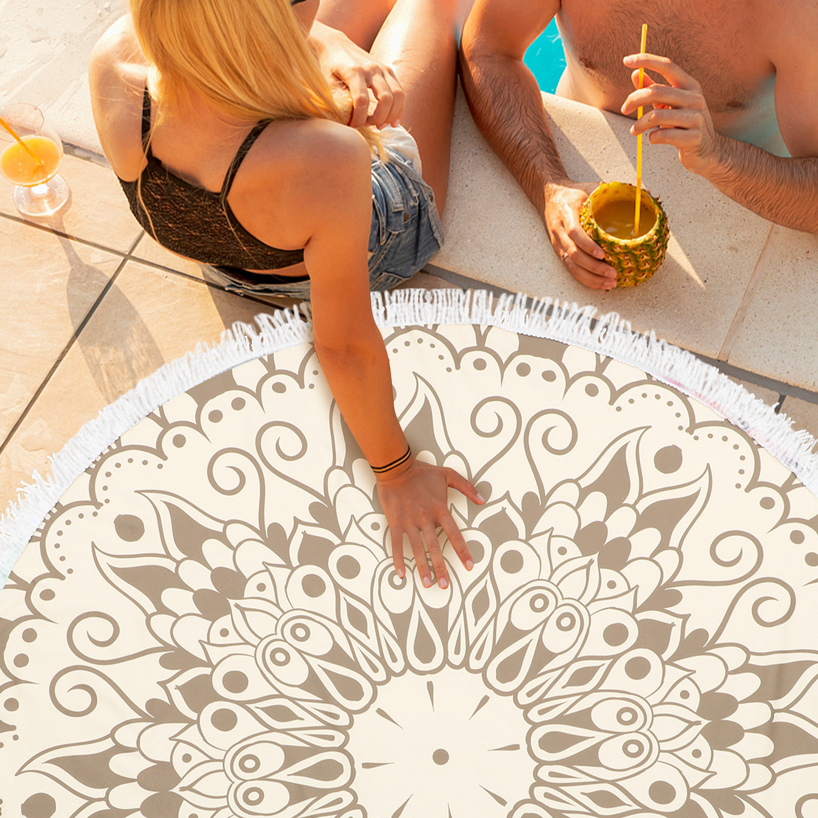 Microfiber Beach Towel Round D - مراجعة Camp Towel Microfiber وسعره